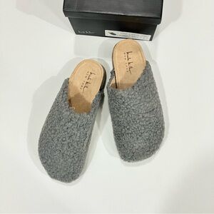 New Nicole Miller Bondy Faux Fur Mules